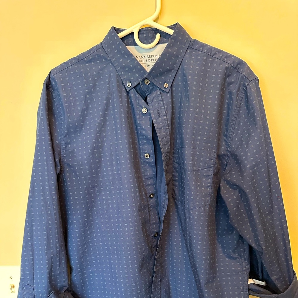 Men's Banana Republic Luxe Poplin Buttondown Navy w Paisley. Size Large